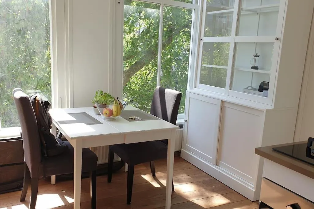 公寓 Amsterdam - Bright, Canal-Side, Central, Renovated 1Br公寓